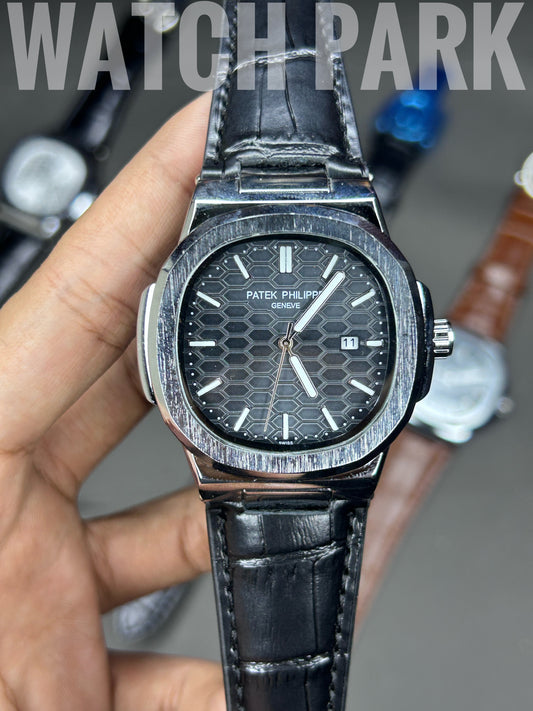 Patek Philippe Aquanaut - Black dial - Black belt