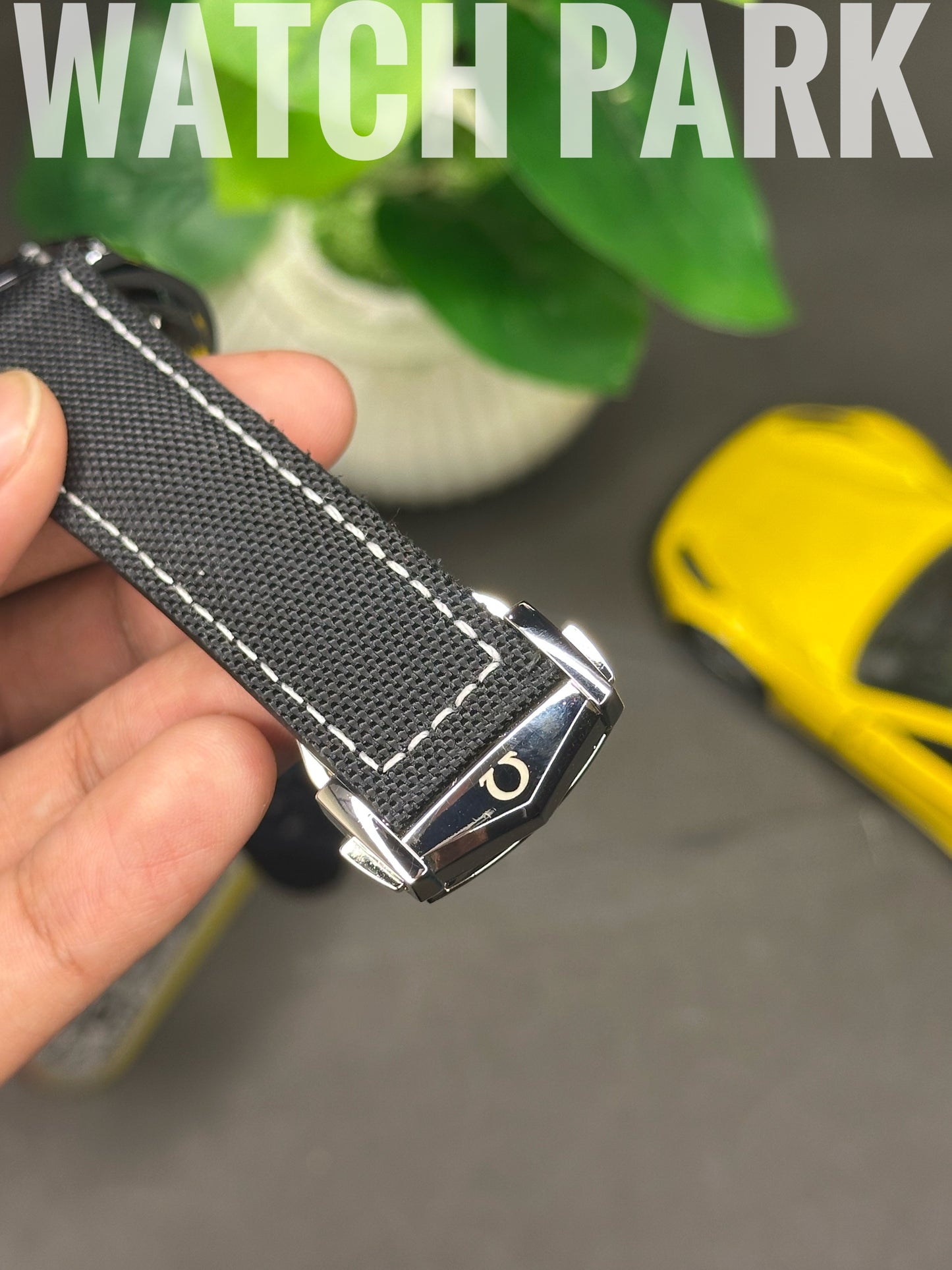 Executive watch - Omega - White edition - Black strap