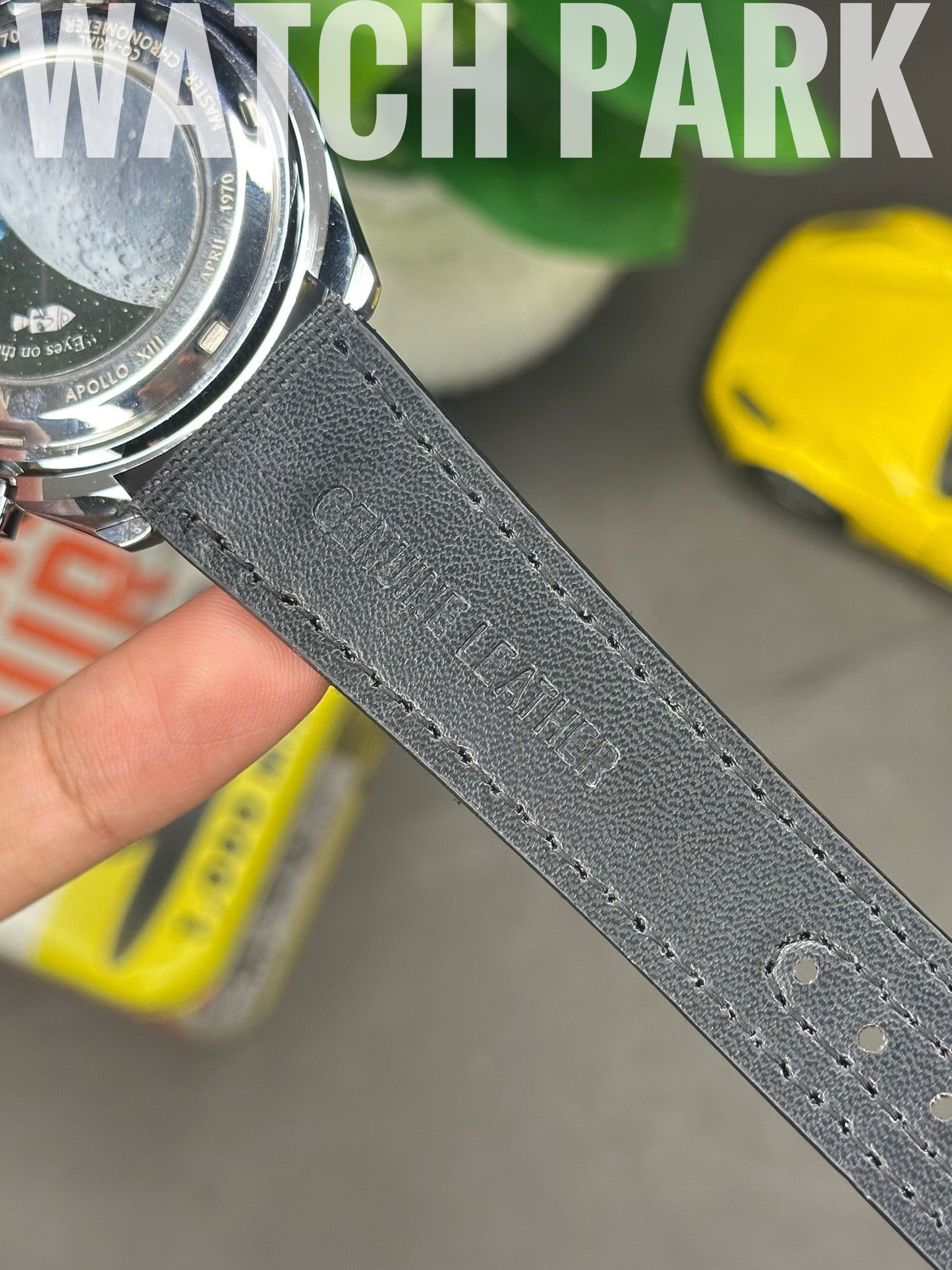 Executive watch - Omega - White edition - Black strap