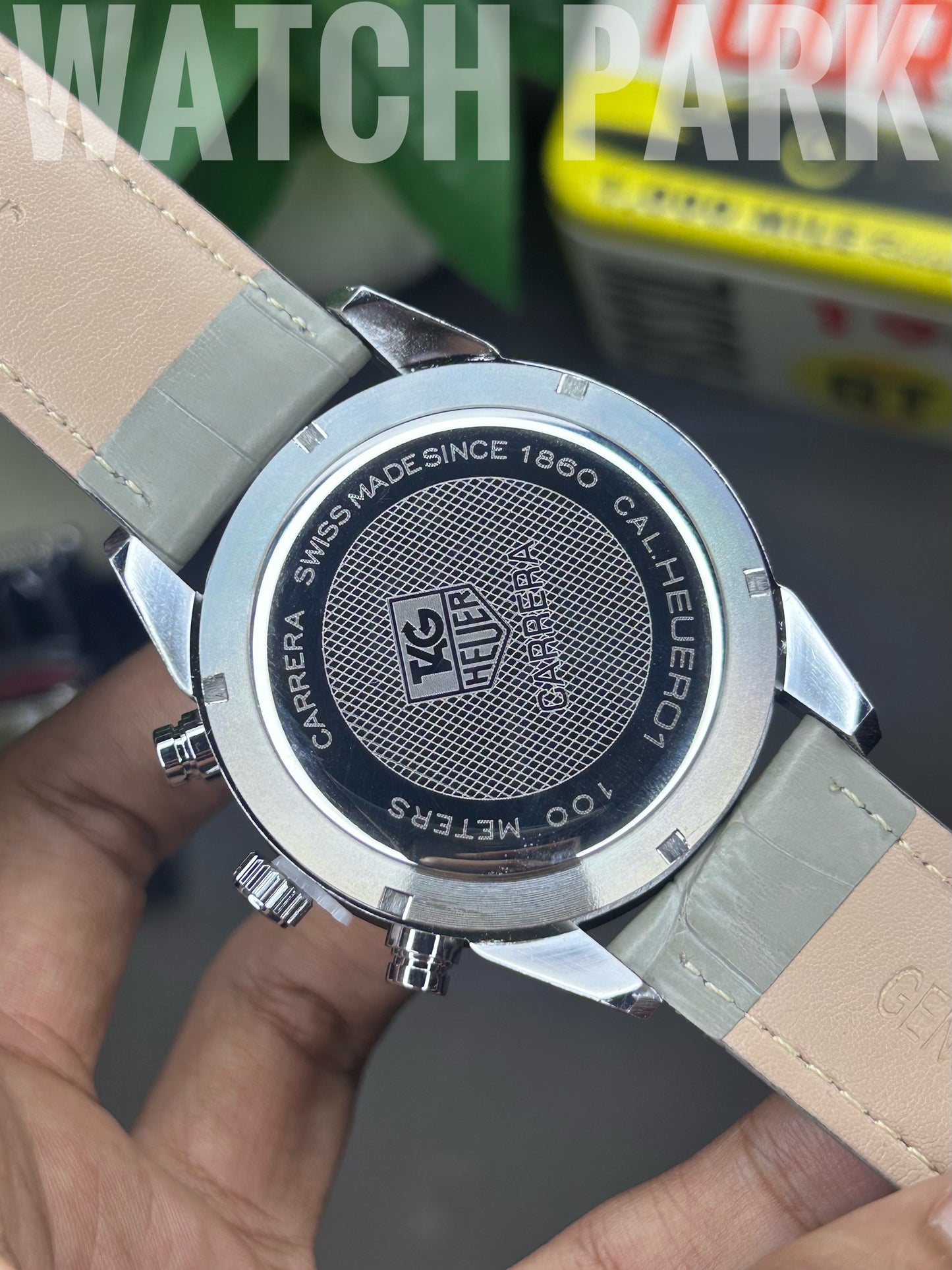 TAG Heuer Carrera Chronograph - Champagne dial - Light Grey belt