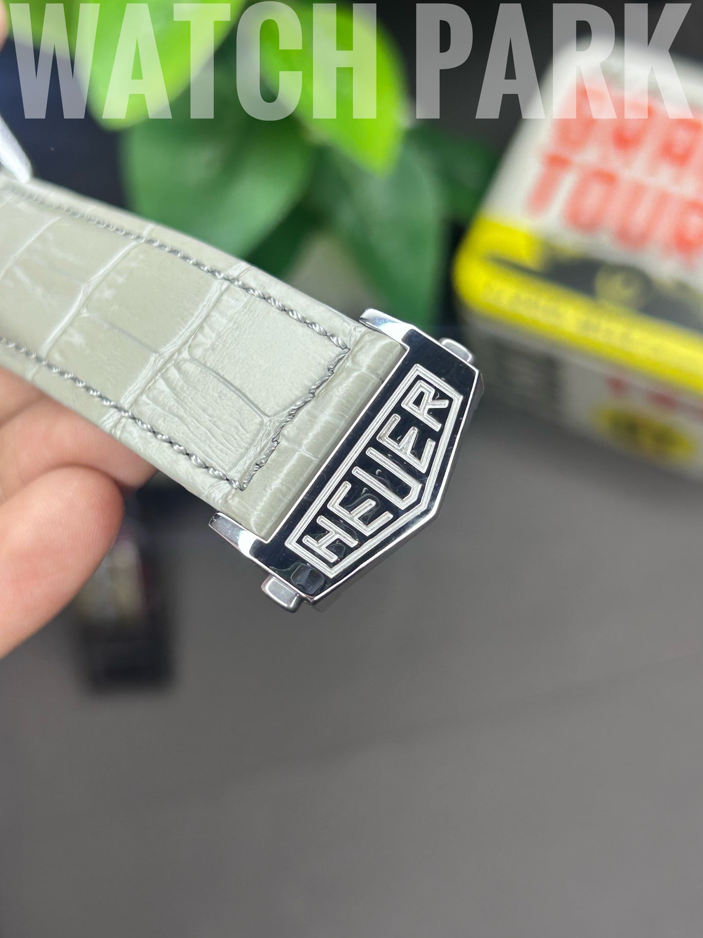 TAG Heuer Carrera Chronograph - Champagne dial - Light Grey belt