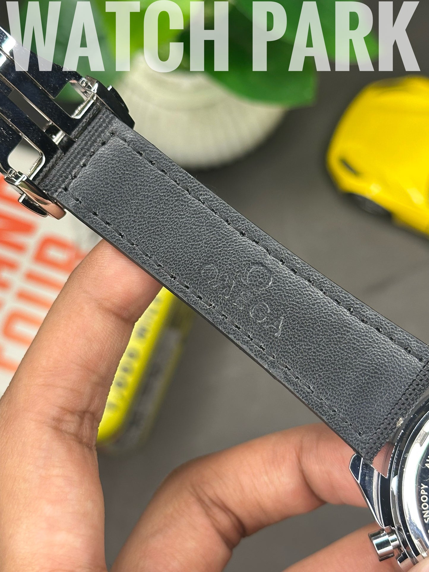 Executive watch - Omega - White edition - Black strap